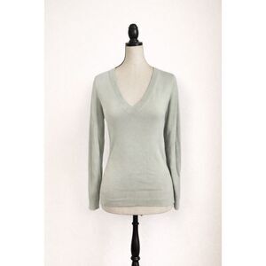 Link Small Silk Cashmere V-Neck Sweater Lightweight Luxe